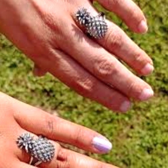 James Avery Retired Pineapple Ring,  size 9 - Picture 2 of 11